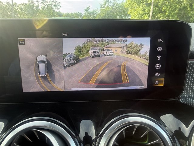 Used 2022 Mercedes-Benz GLB 250 4MATIC image 16