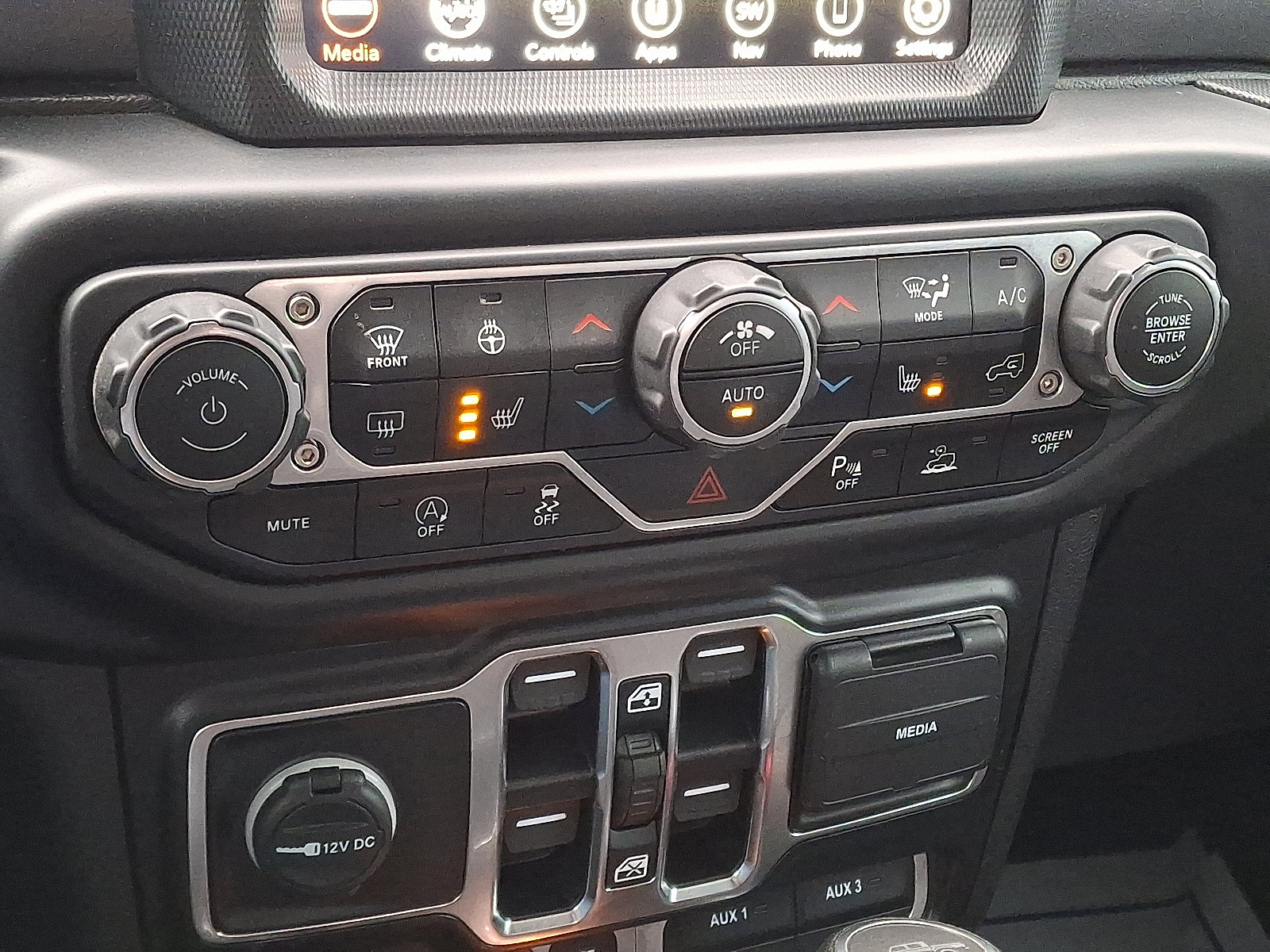 Used 2022 Jeep Gladiator Mojave w/ Dual Top Group image 15