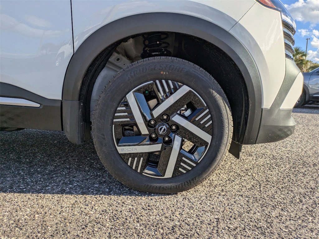 New 2025 Nissan Kicks SV w/ Charging Package image 12