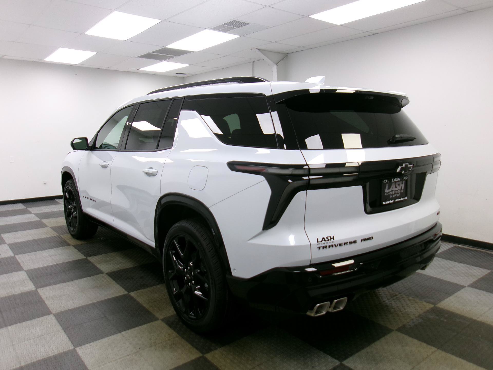 New 2026 Chevrolet Traverse RS w/ LPO, Floor Liner Package AWD/4WD image 2