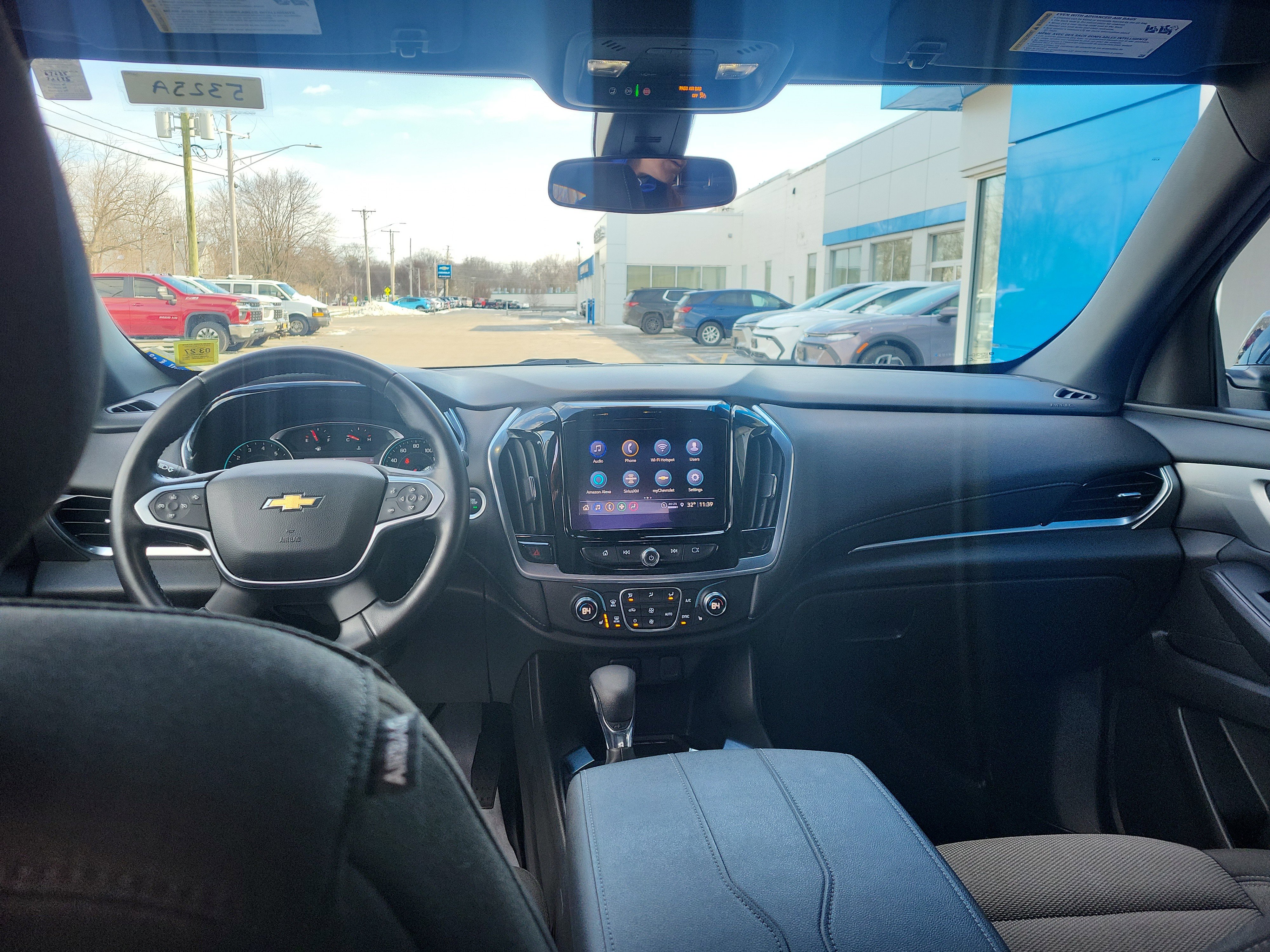 Certified 2022 Chevrolet Traverse LT image 3