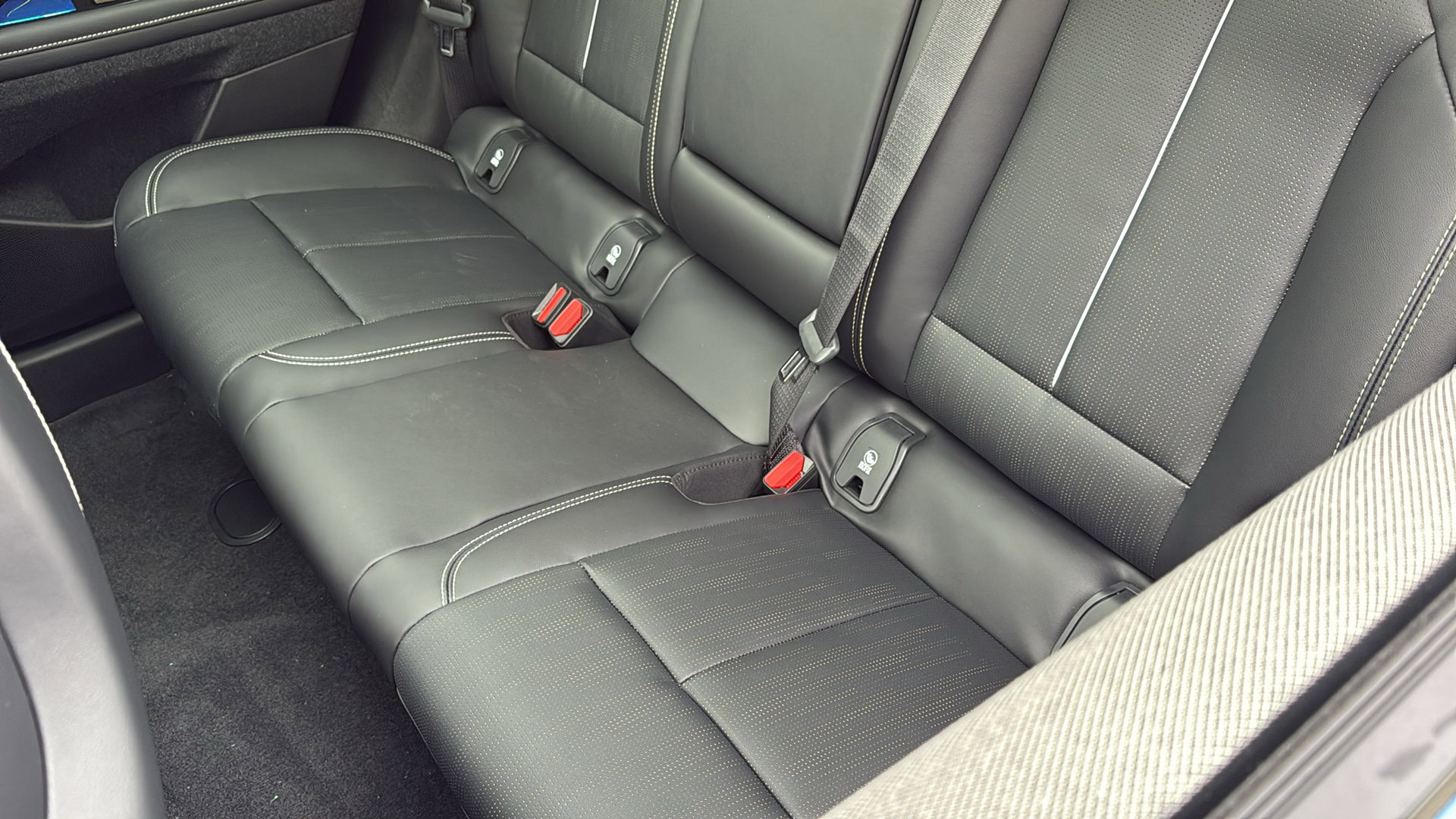 New 2026 Cadillac Optiq Luxury 2 image 29