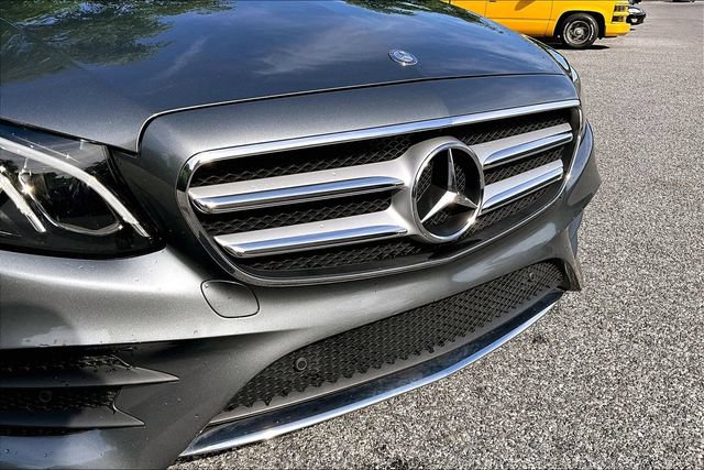 Used 2017 Mercedes-Benz E 300 4MATIC image 6