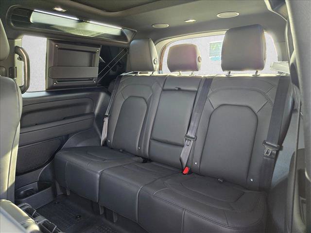 New 2026 Land Rover Defender 90 X-Dynamic SE AWD/4WD image 16