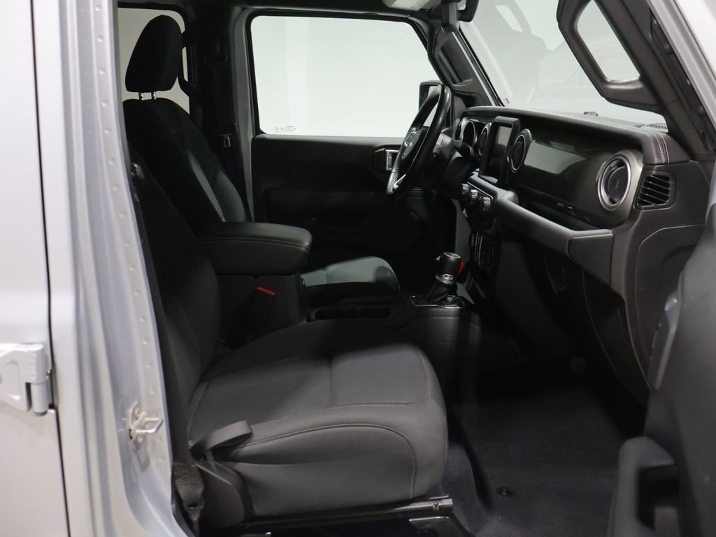 Used 2022 Jeep Gladiator Overland w/ Cold Weather Group image 23