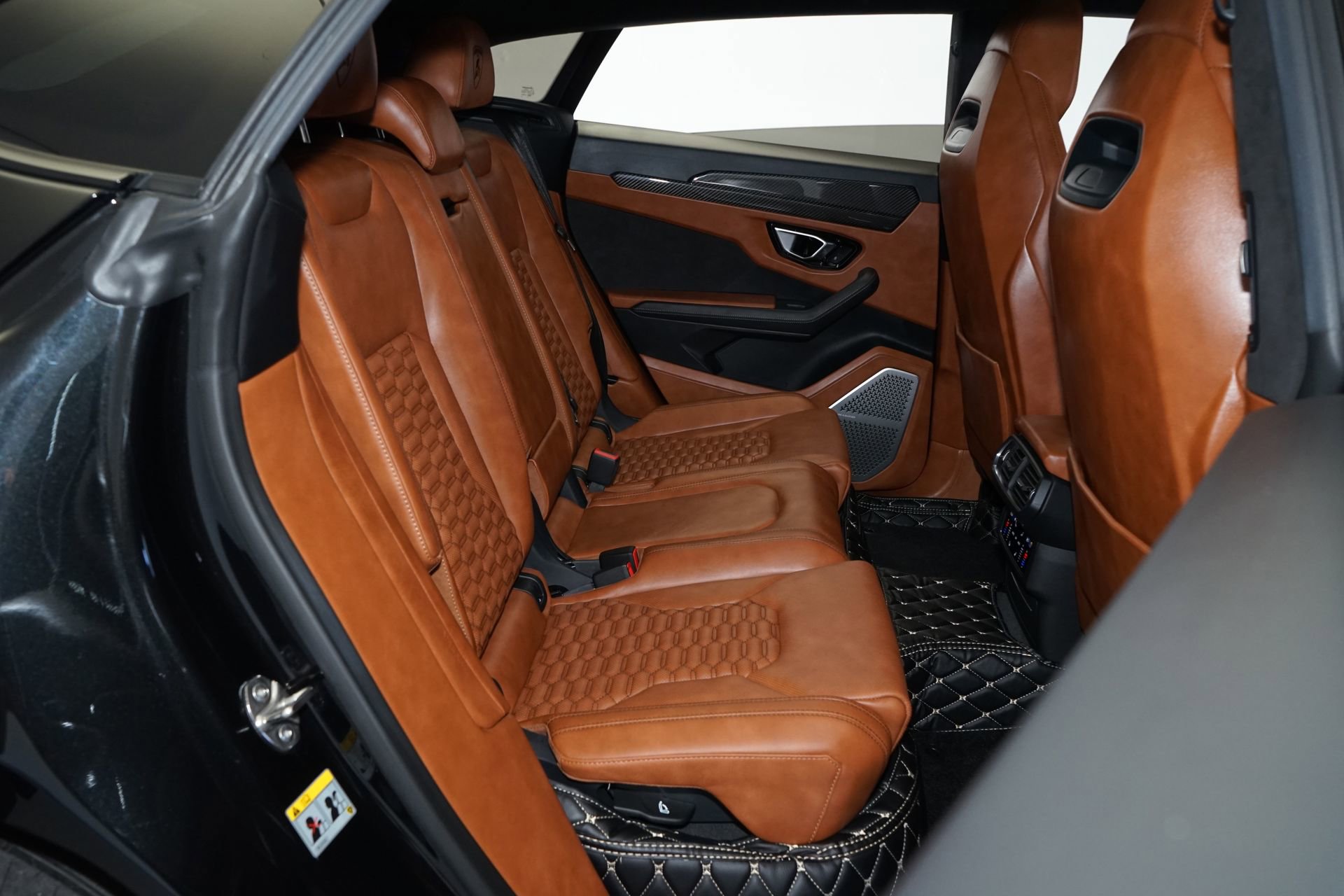 Used 2021 Lamborghini Urus image 33