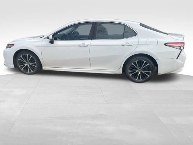 Used 2018 Toyota Camry SE w/ Convenience Package FWD image 5