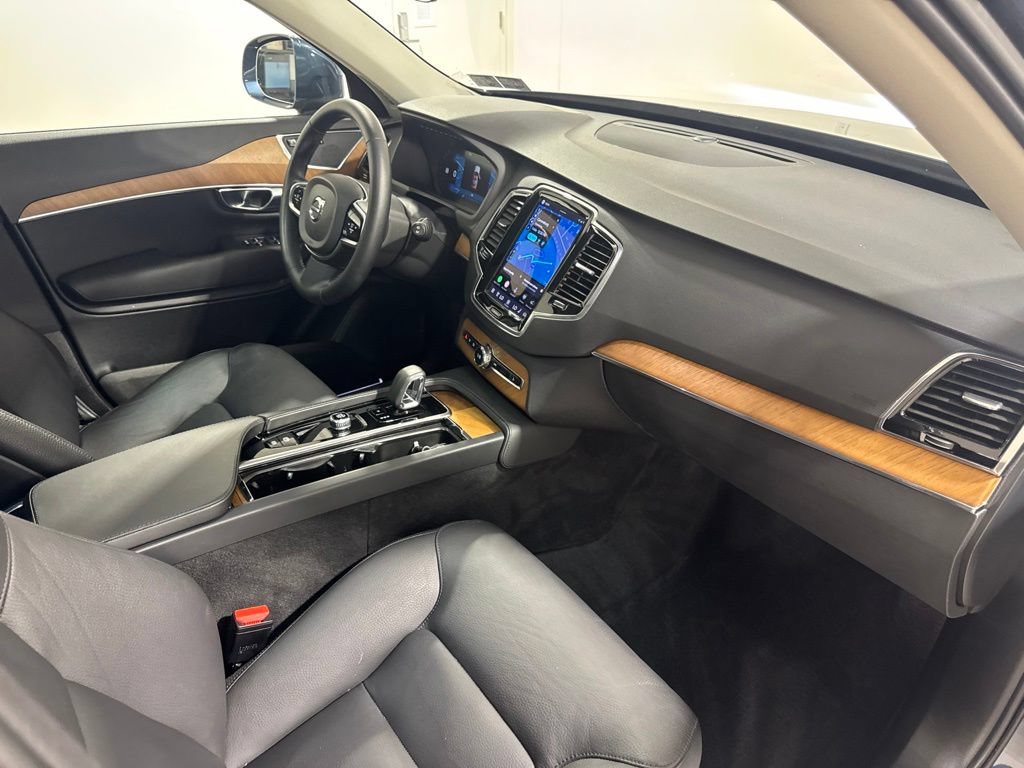 Used 2023 Volvo XC90 B6 Plus AWD/4WD image 28
