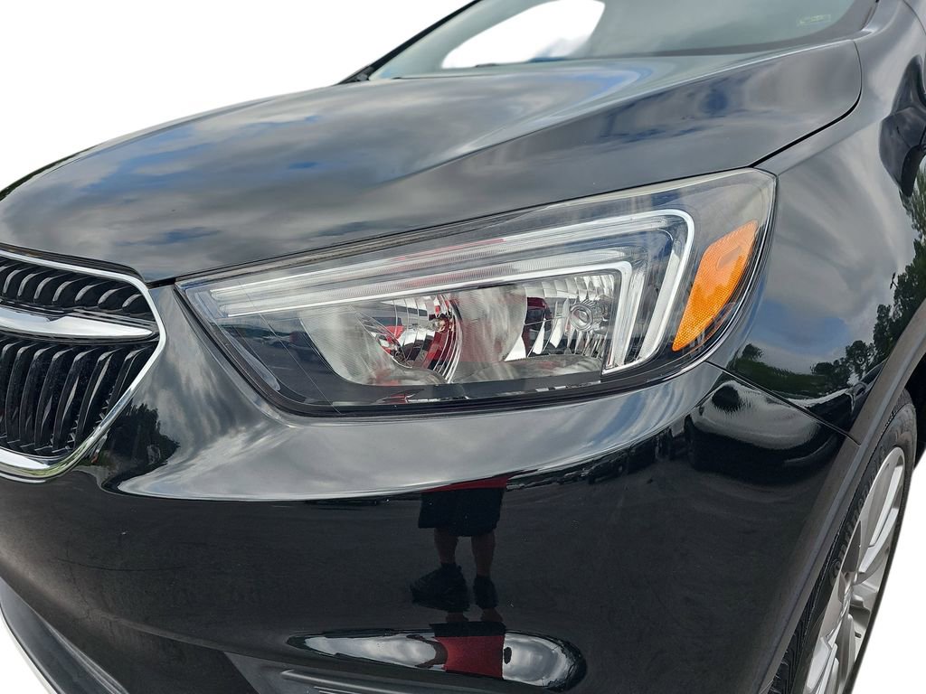 Used 2020 Buick Encore Preferred w/ Safety Package FWD image 13