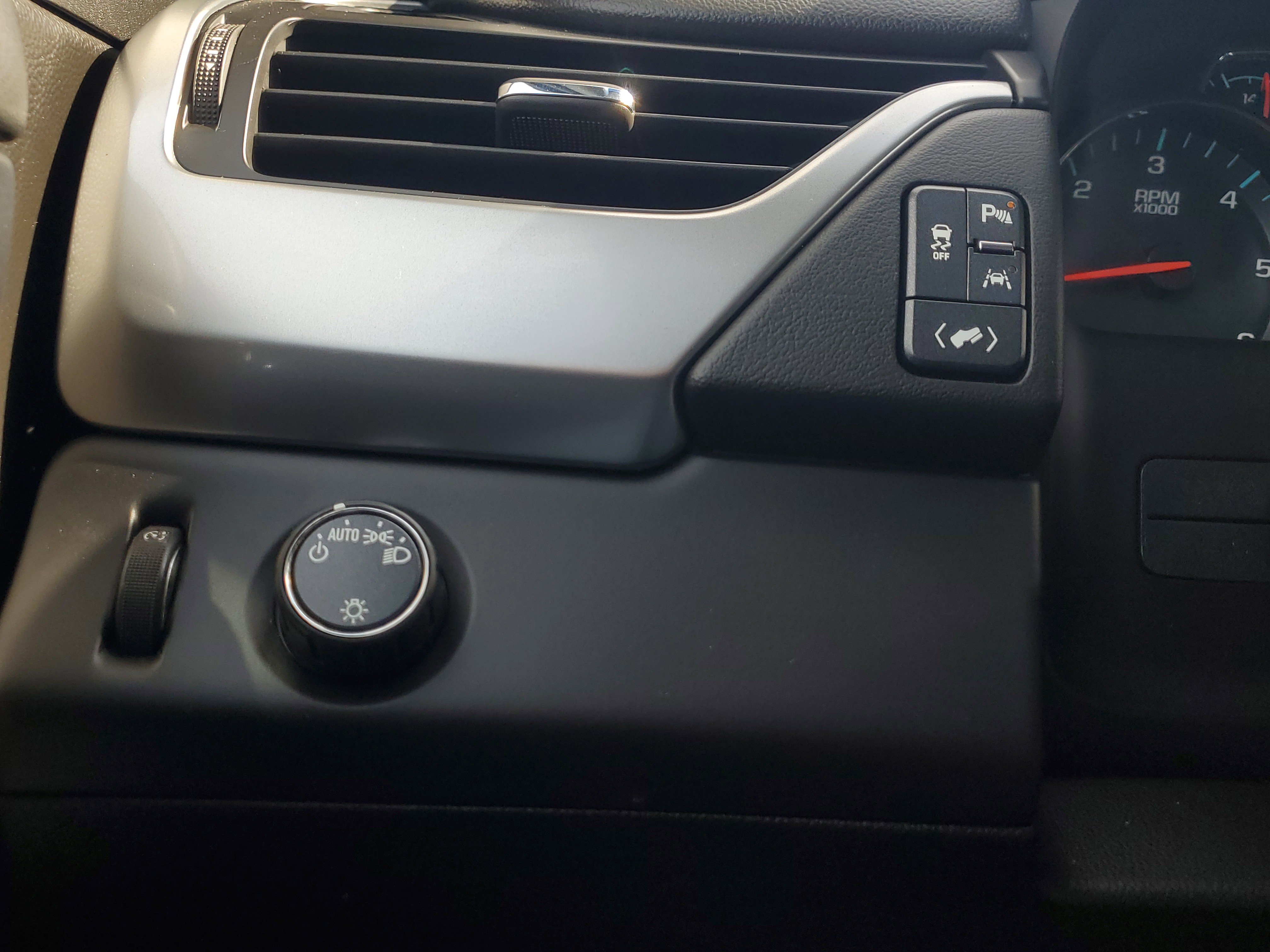 Used 2017 Chevrolet Tahoe LT image 30