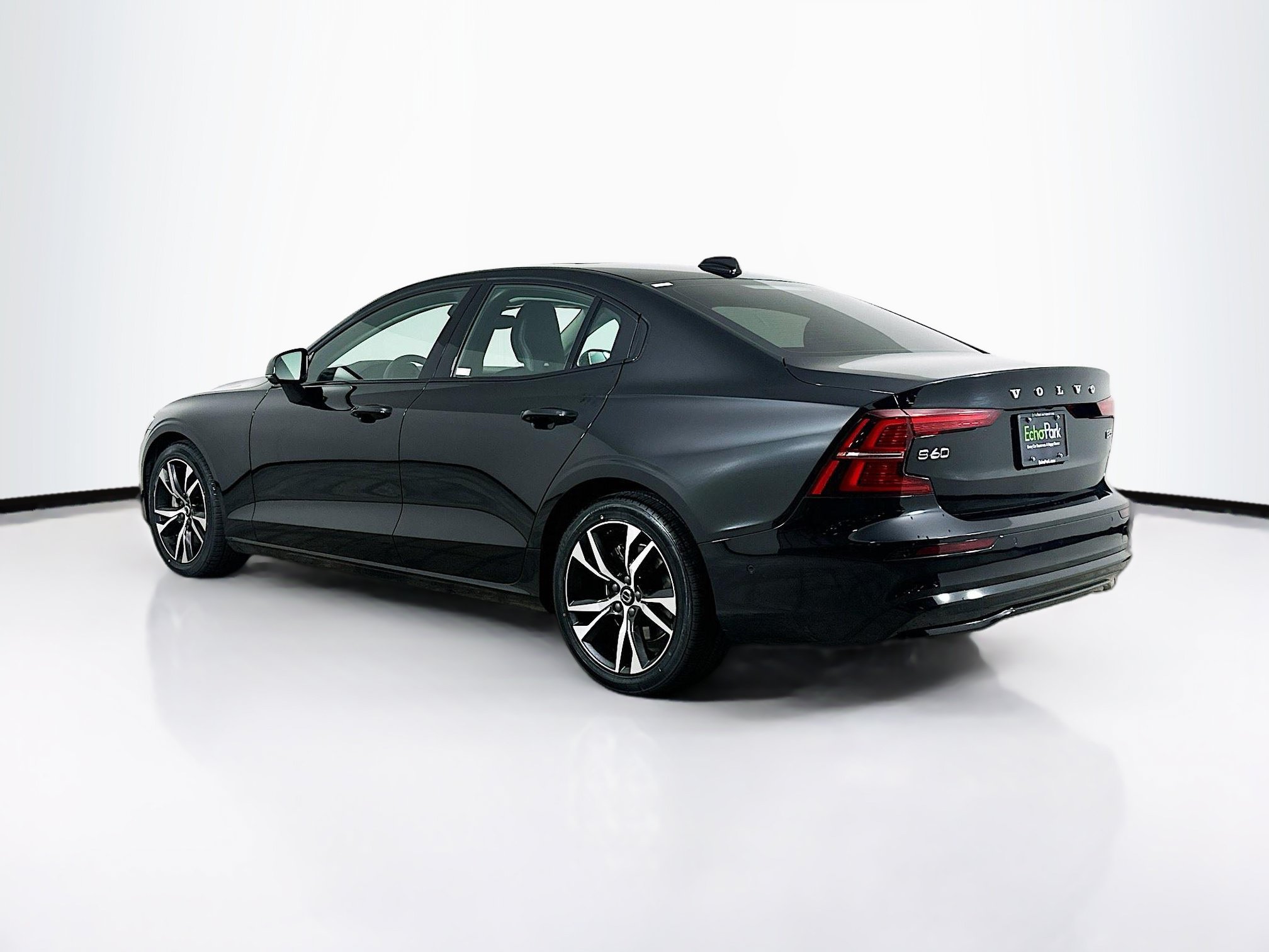 Used 2023 Volvo S60 B5 Plus FWD image 5