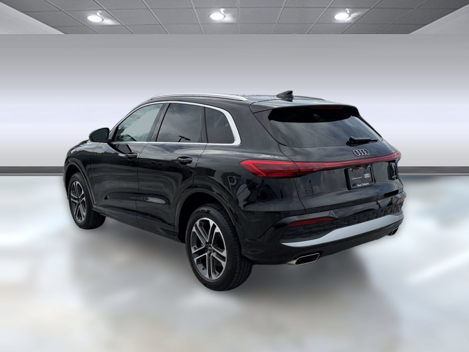Certified 2025 Audi Q5 Premium w/ Premium Plus AWD/4WD image 3