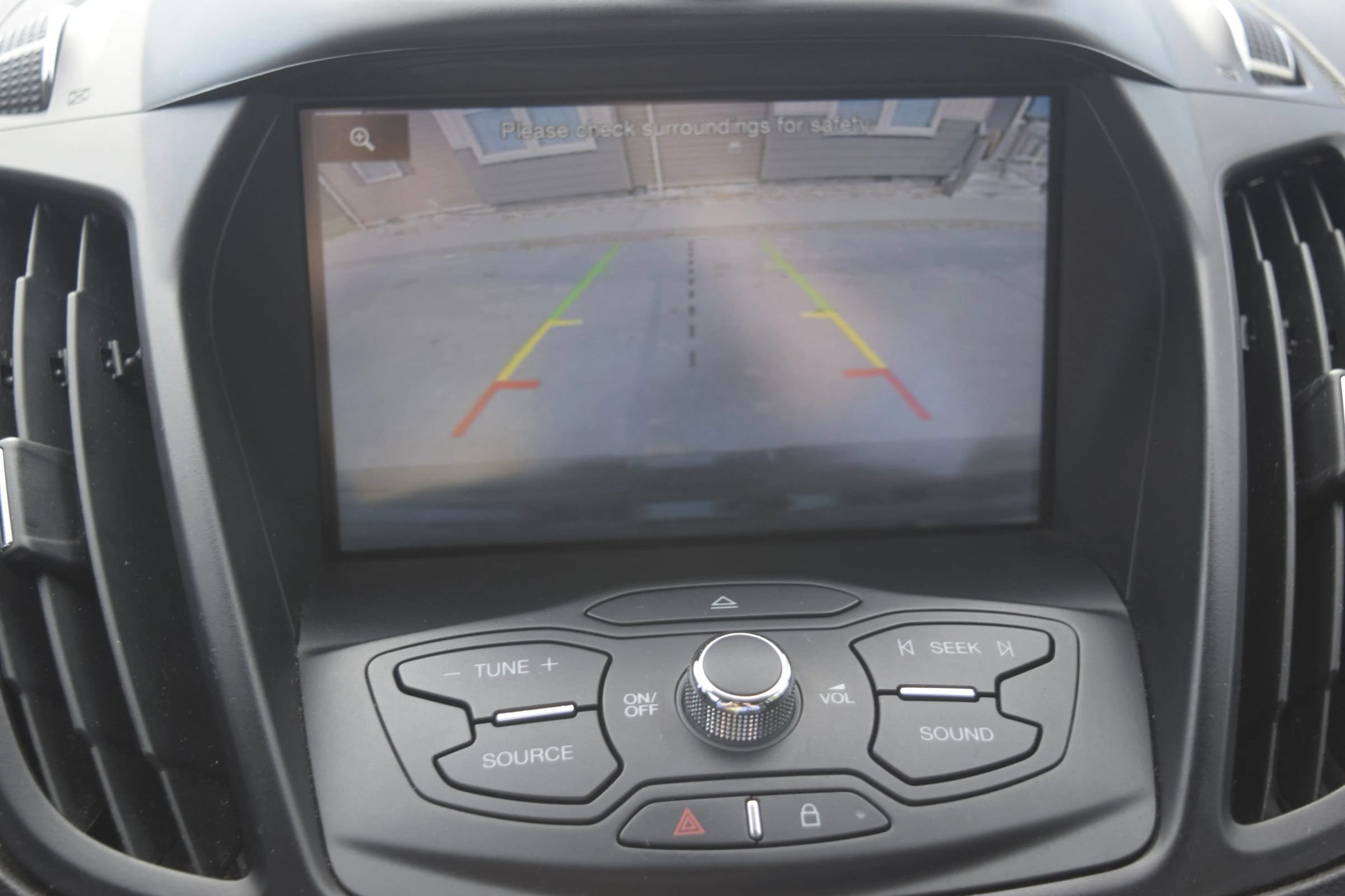 Used 2015 Ford Escape SE w/ SE Chrome Package FWD image 12