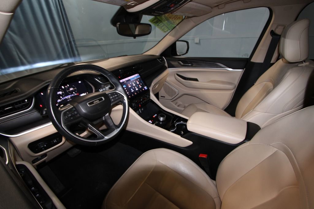 Used 2021 Jeep Grand Cherokee L Limited image 2