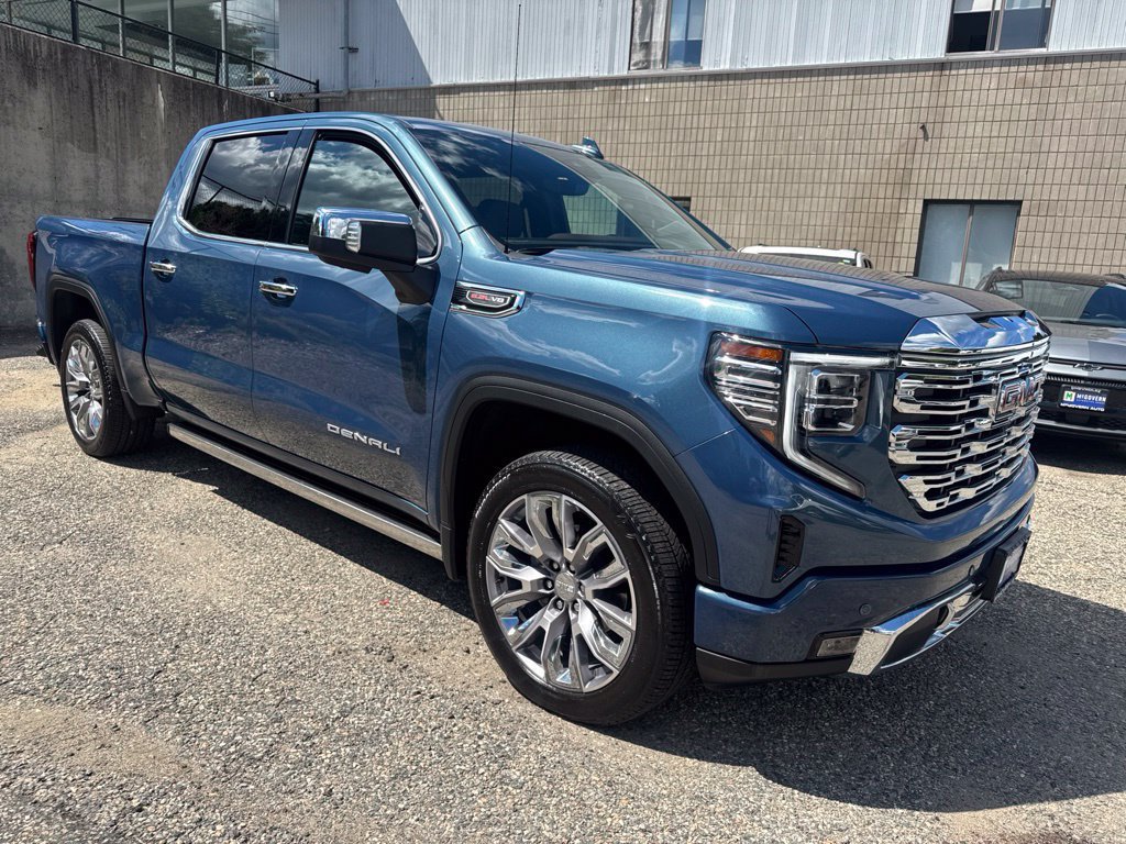 Used 2024 GMC Sierra 1500 Denali w/ Denali Reserve Package AWD/4WD image 9