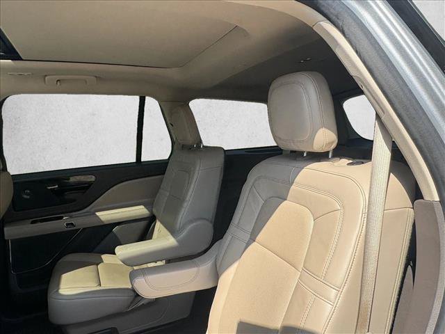 Used 2023 Lincoln Aviator Reserve RWD image 17