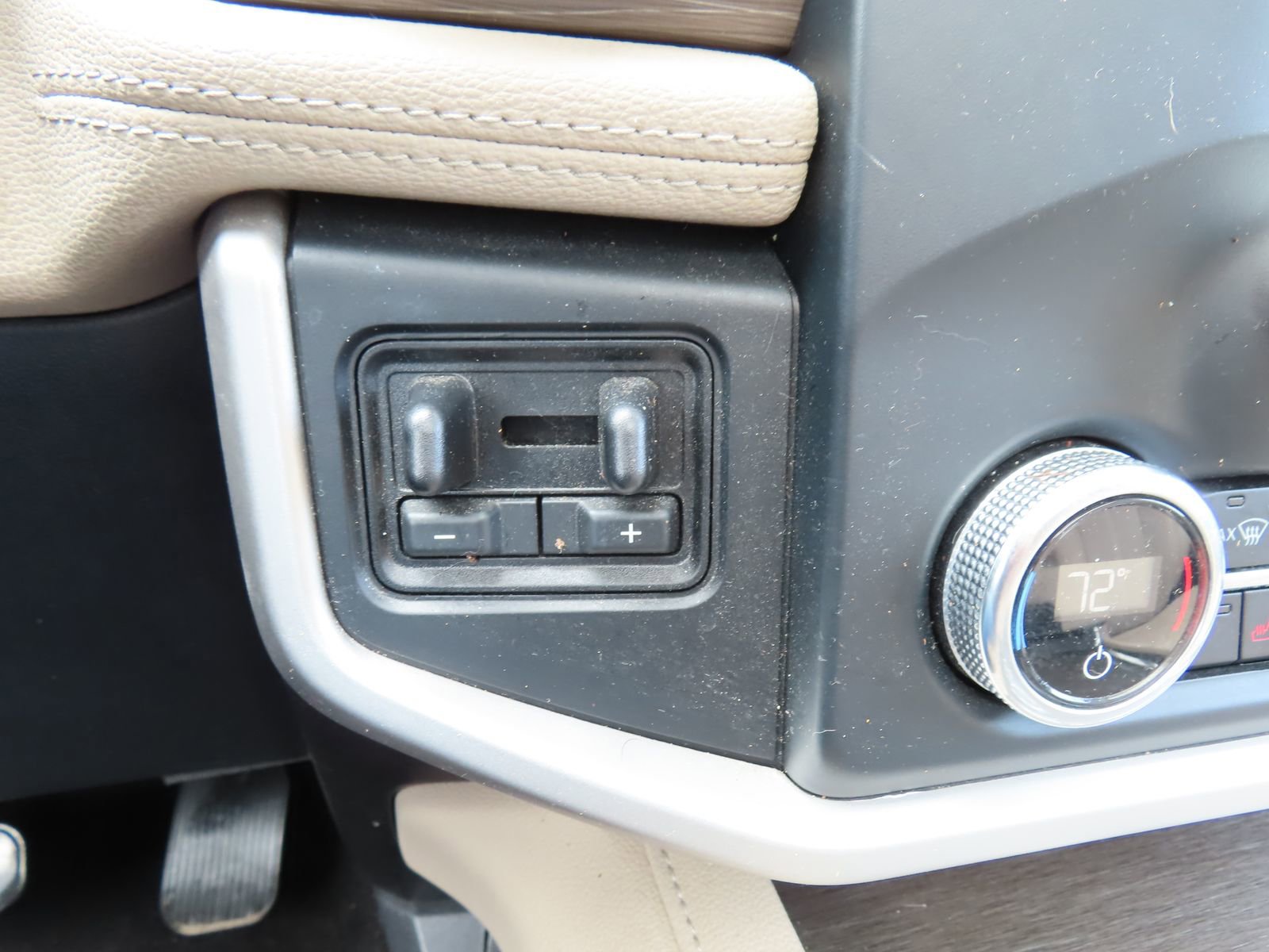 Used 2023 Ford Expedition Max Limited image 25
