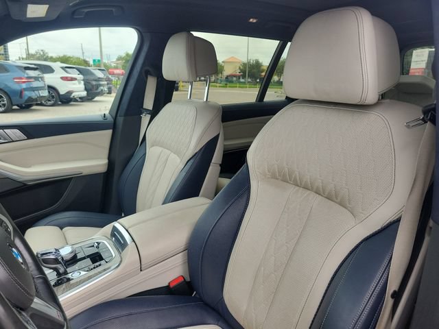 Used 2021 BMW X7 M50i w/ Executive Package AWD/4WD image 28