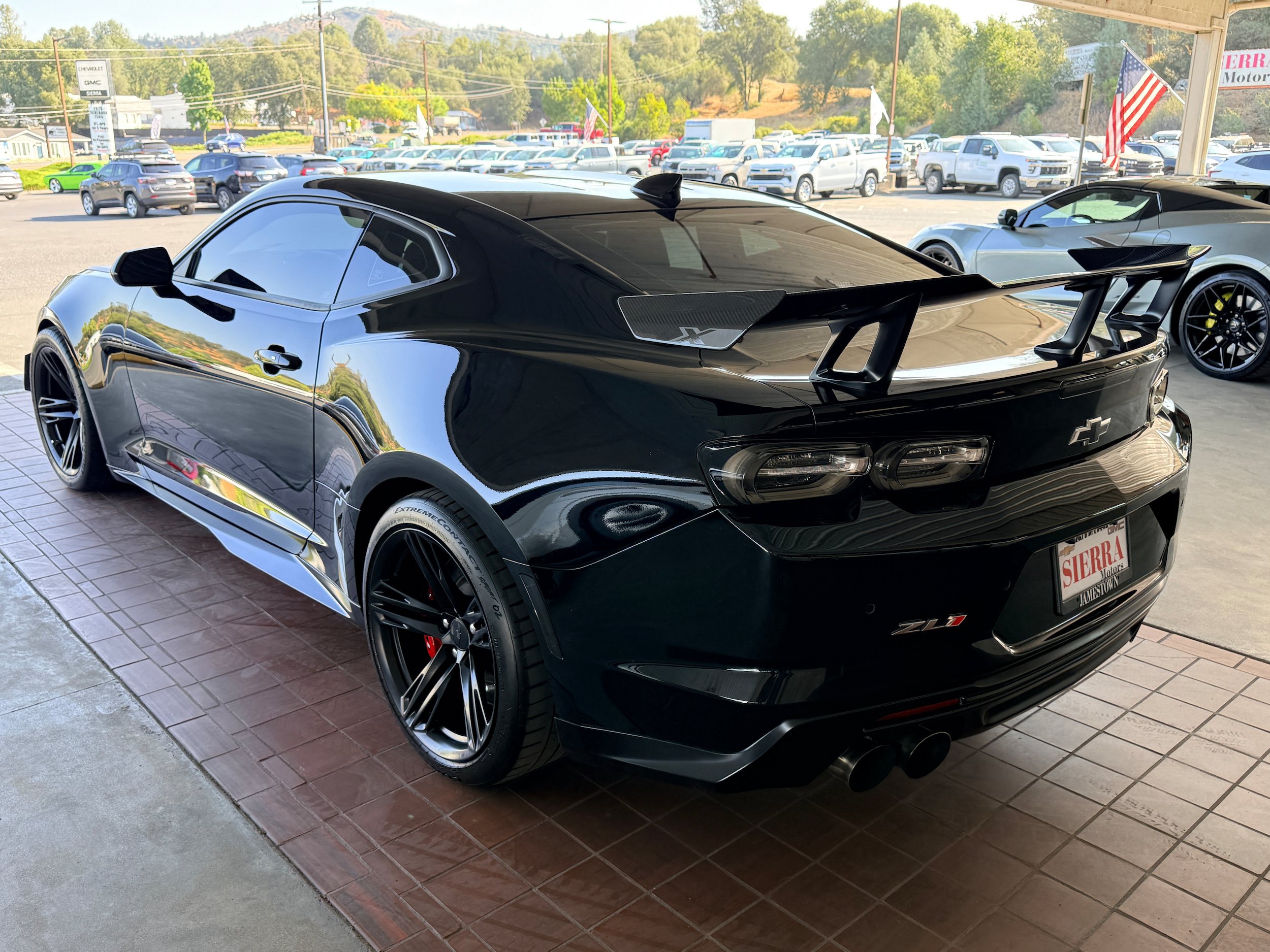 Used 2020 Chevrolet Camaro ZL1 RWD image 8