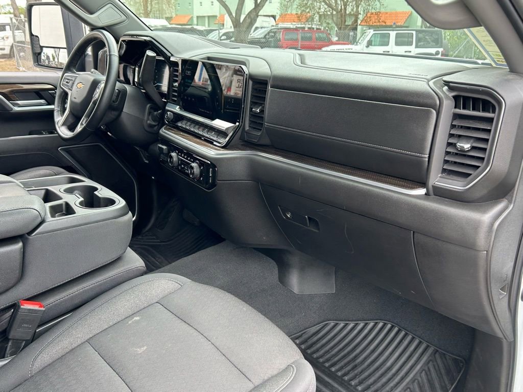 Used 2025 Chevrolet Silverado 2500 LT w/ Convenience Package image 48
