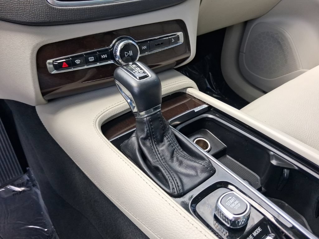 Used 2019 Volvo XC90 T6 Momentum AWD/4WD image 22