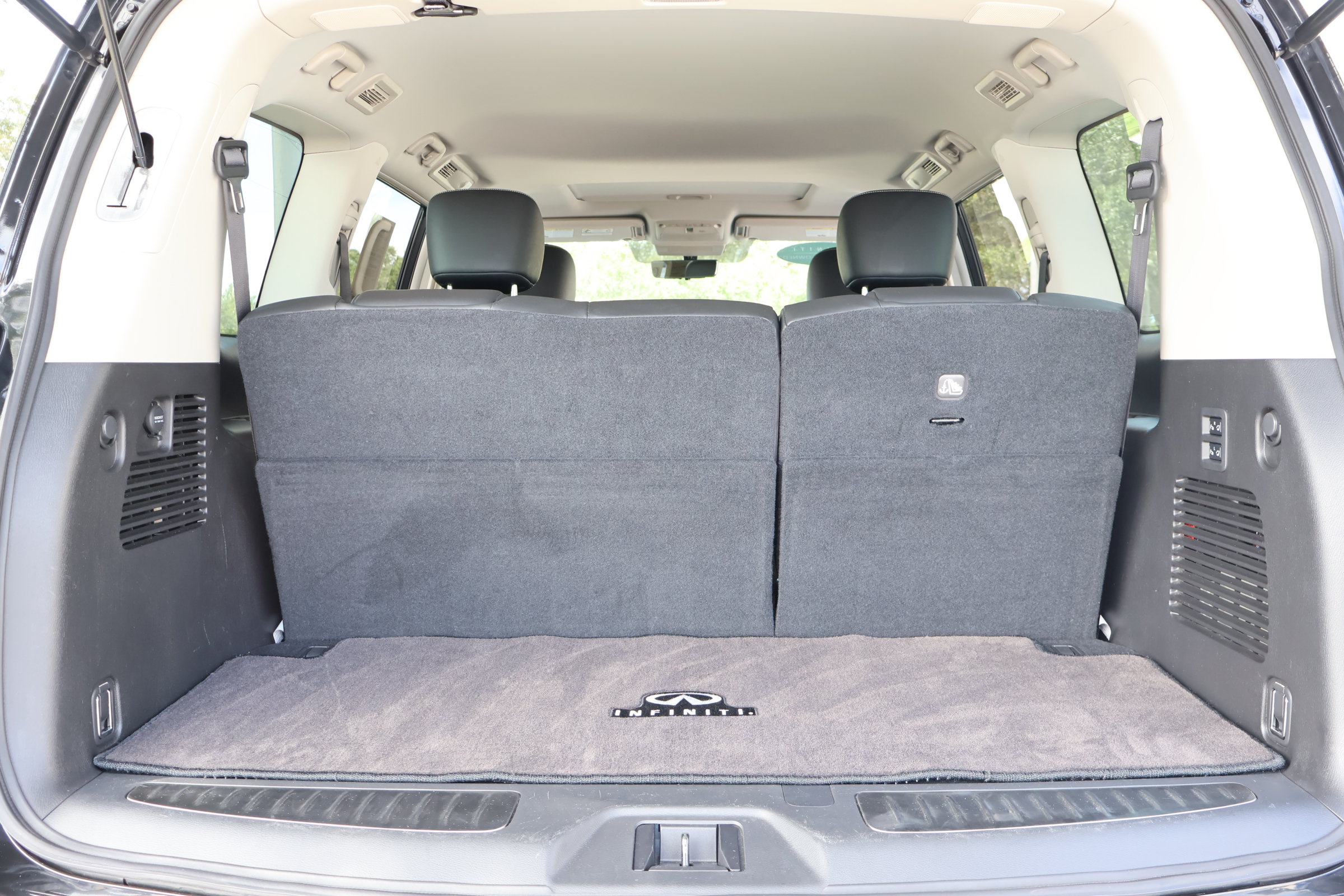 Used 2023 INFINITI QX80 Premium Select w/ Cargo Package AWD/4WD image 22