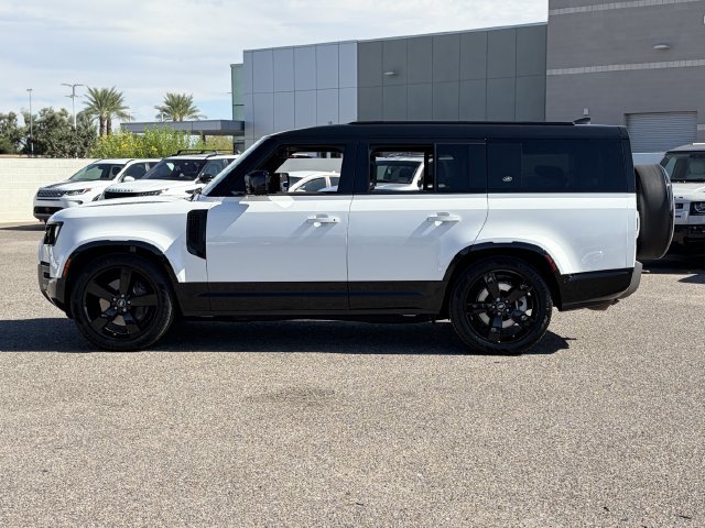 Used 2023 Land Rover Defender 130 X-Dynamic SE AWD/4WD image 29