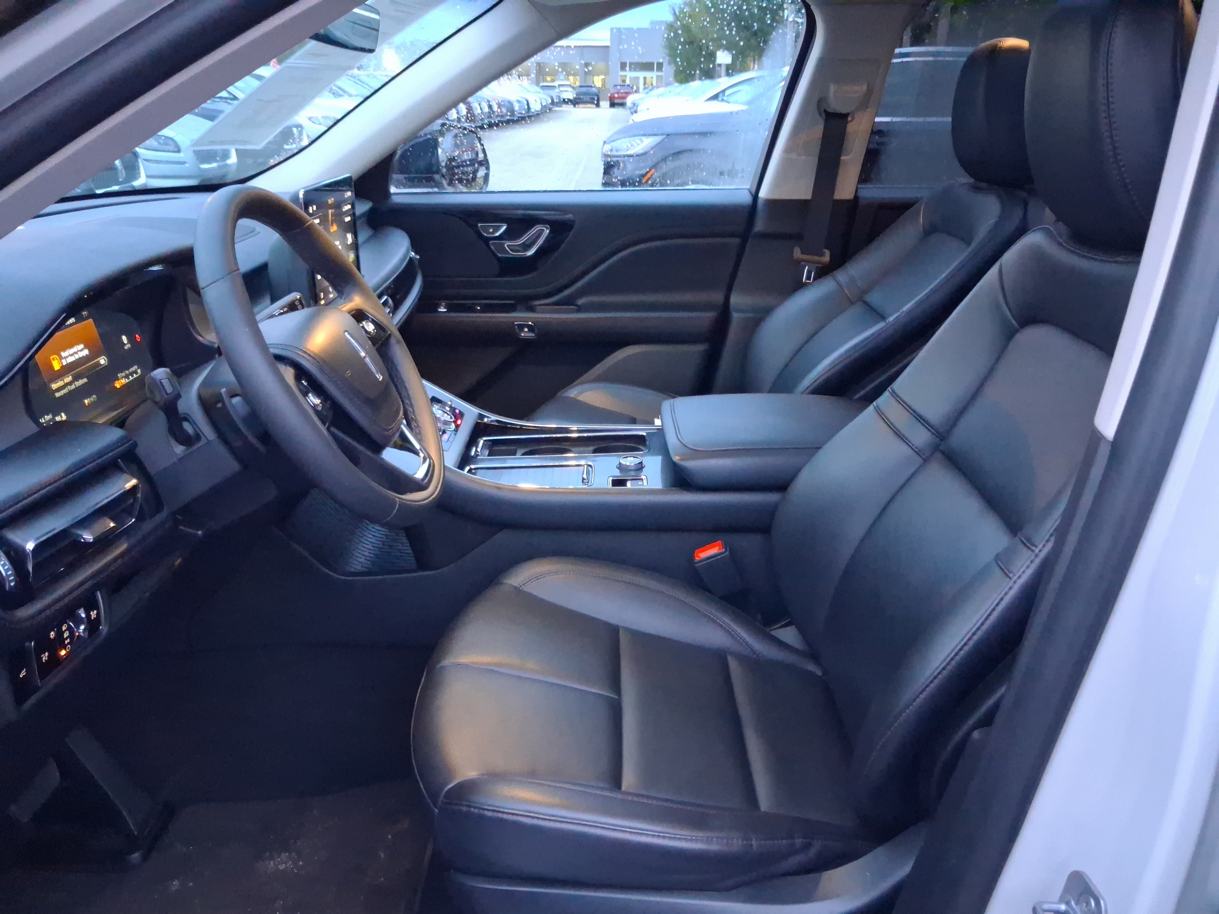 Used 2024 Lincoln Aviator 2WD w/ Premium Package image 9