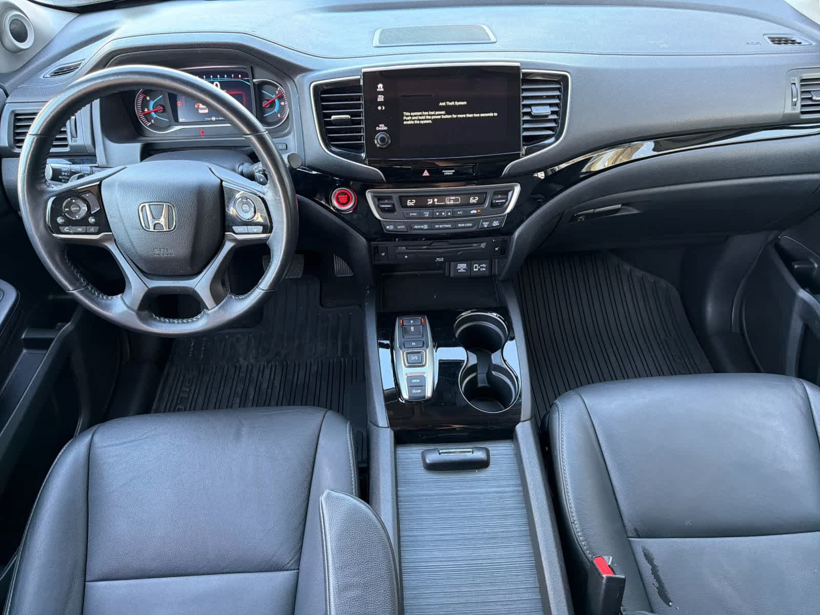 Used 2022 Honda Pilot Touring image 3