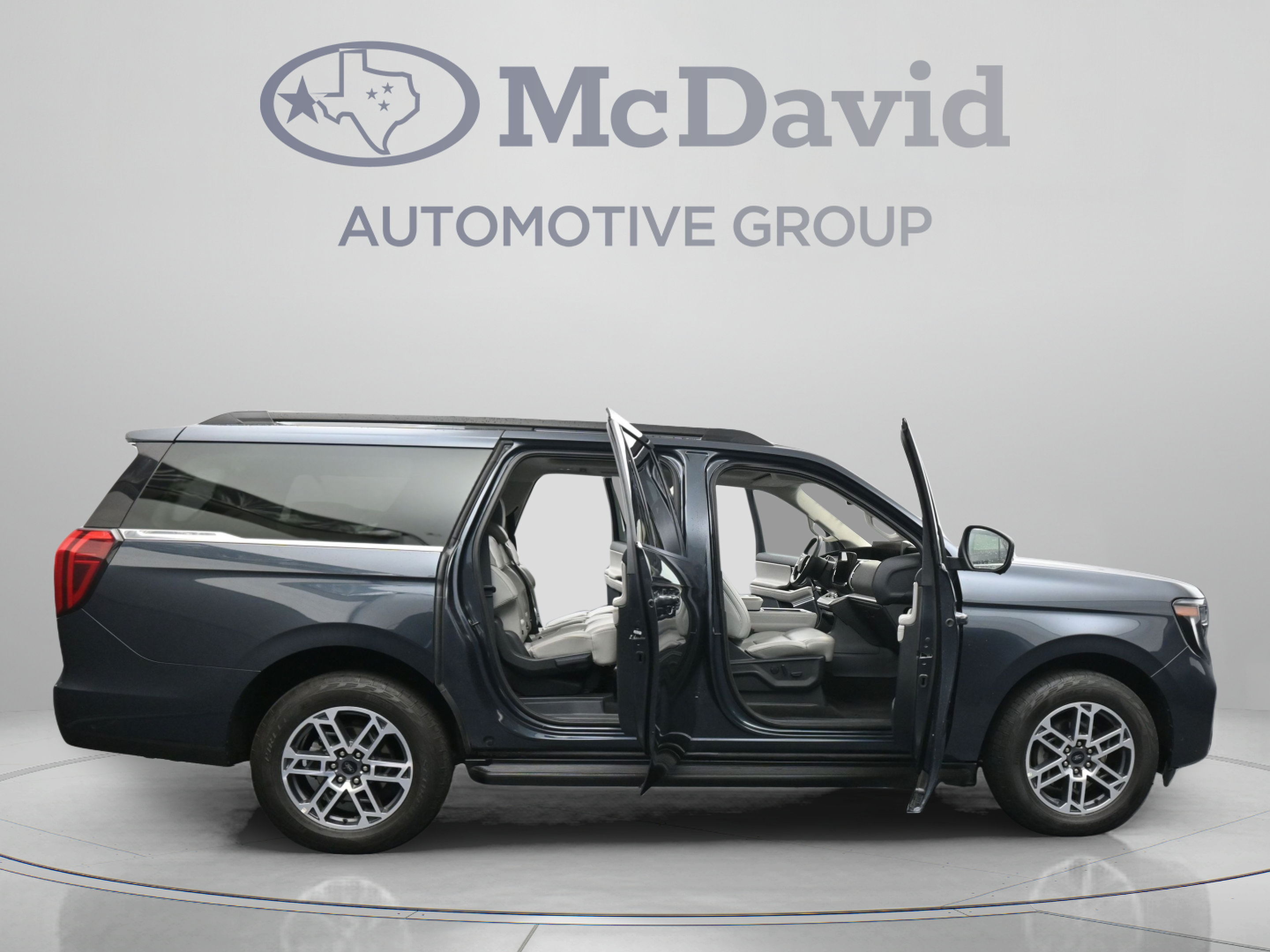 Used 2025 Ford Expedition Max Active AWD/4WD image 42