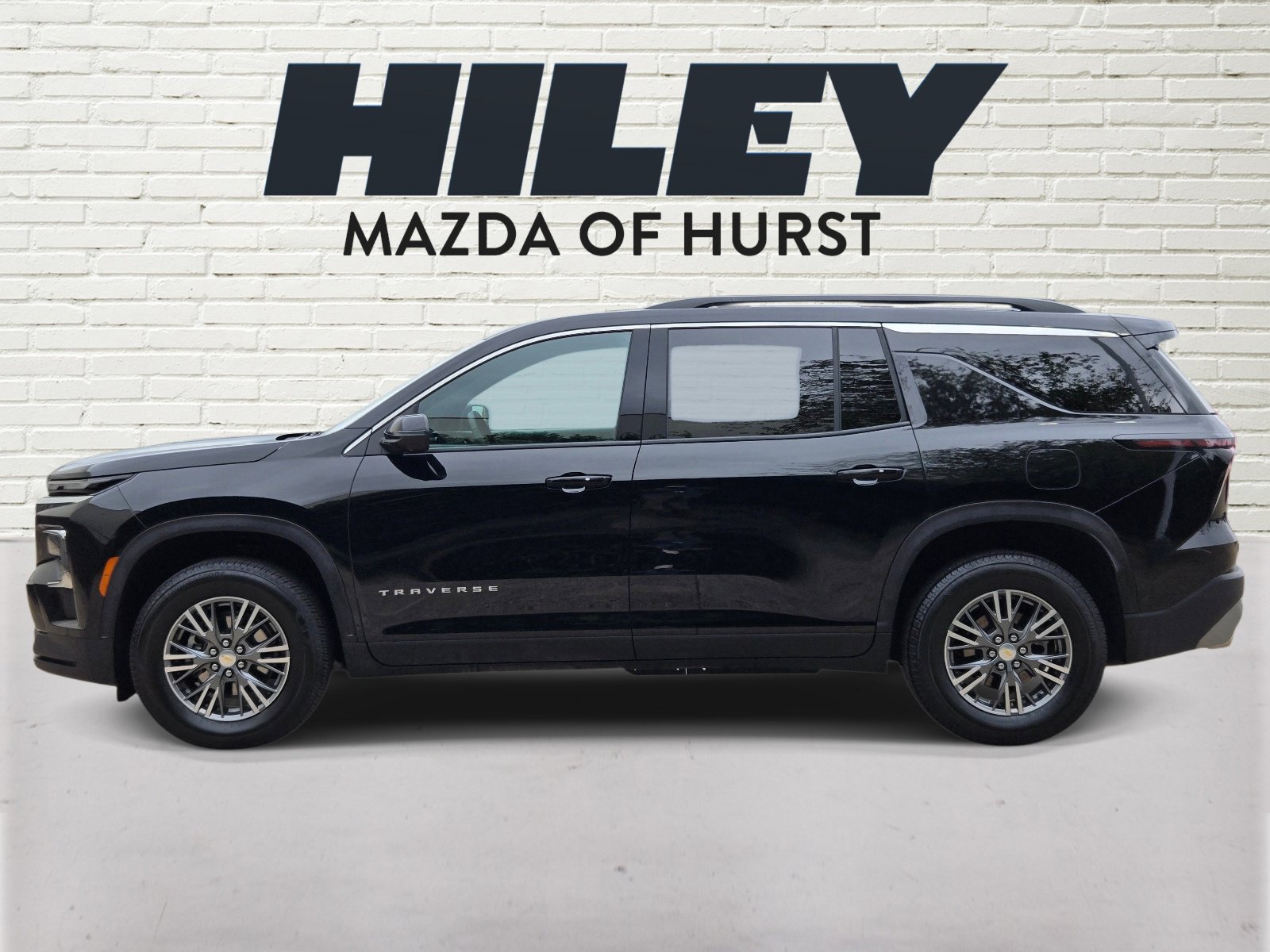 Used 2026 Chevrolet Traverse LT w/ Driver Confidence Package FWD image 4