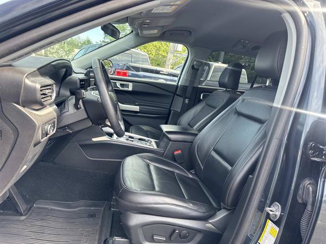 Used 2023 Ford Explorer XLT w/ Equipment Group 202A AWD/4WD image 7