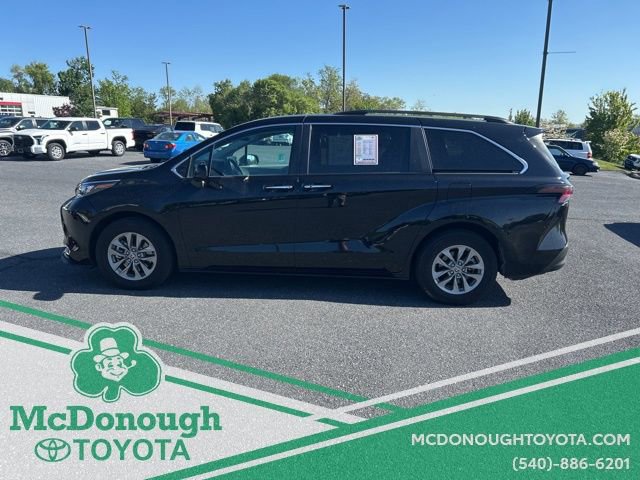 Certified 2024 Toyota Sienna XLE FWD image 3
