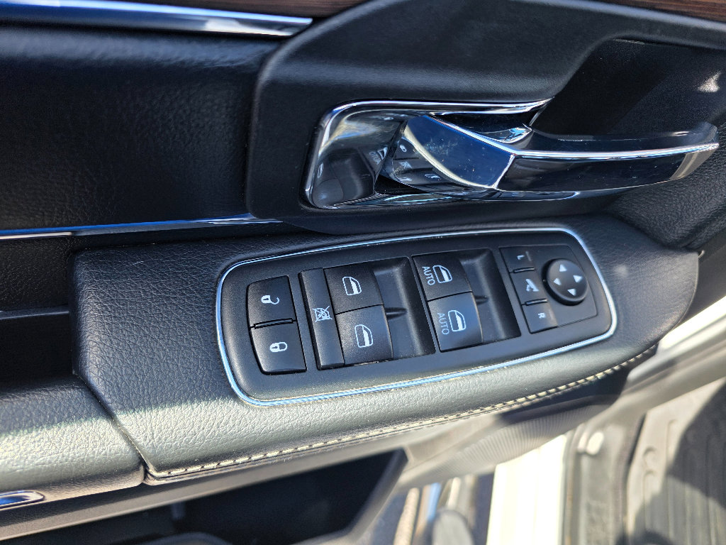 Used 2019 RAM 1500 Laramie w/ Convenience Group image 12