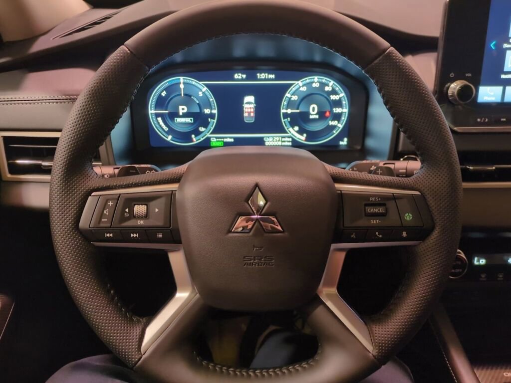 New 2025 Mitsubishi Outlander SE image 18
