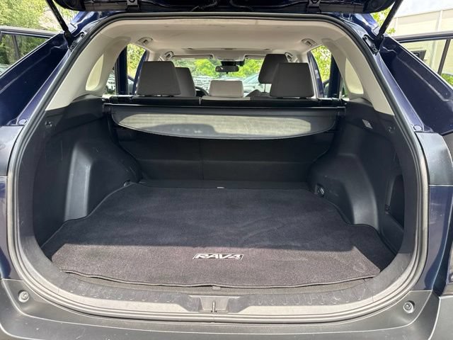 Used 2019 Toyota RAV4 XLE w/ Carpet Mat Package AWD/4WD image 32