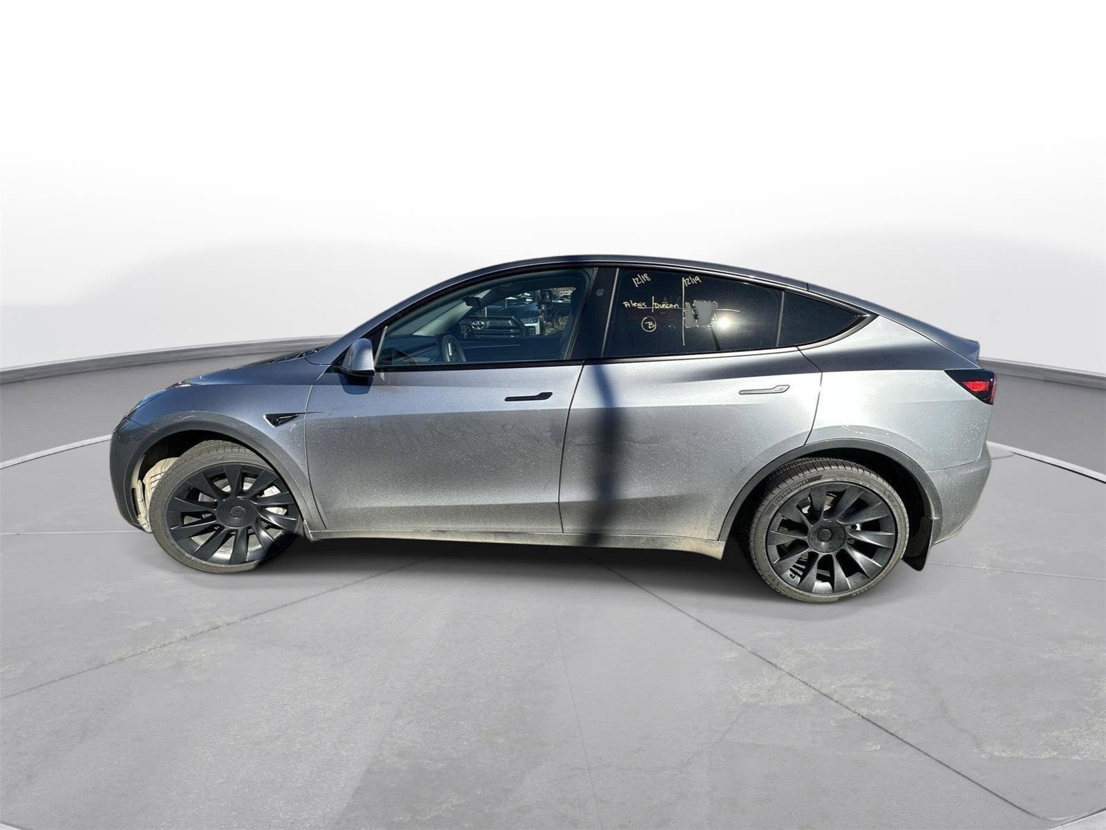 Used 2025 Tesla Model Y Long Range image 9
