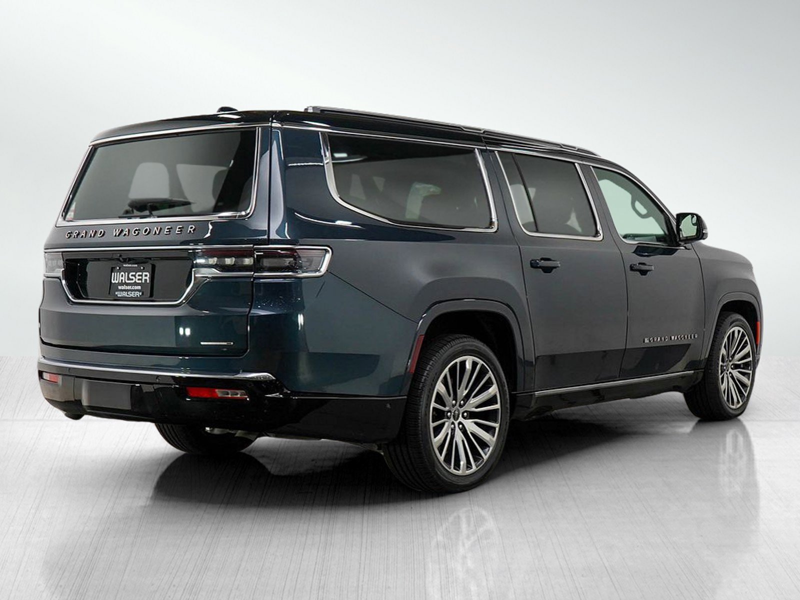 Used 2024 Jeep Grand Wagoneer L Series III image 5