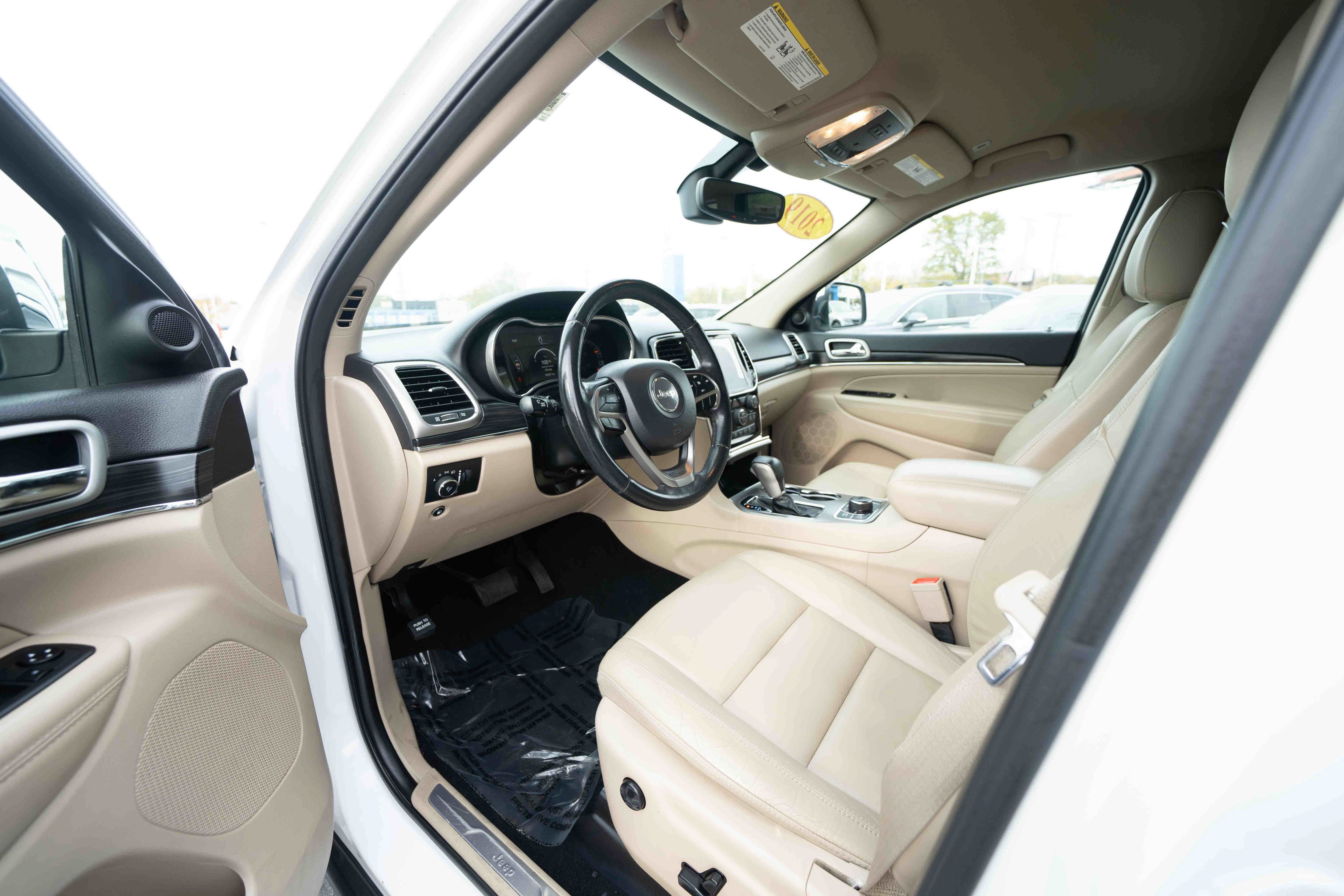 Used 2019 Jeep Grand Cherokee Limited AWD/4WD image 8