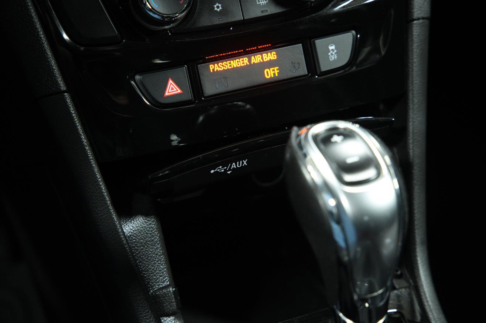 Used 2020 Buick Encore Preferred image 37