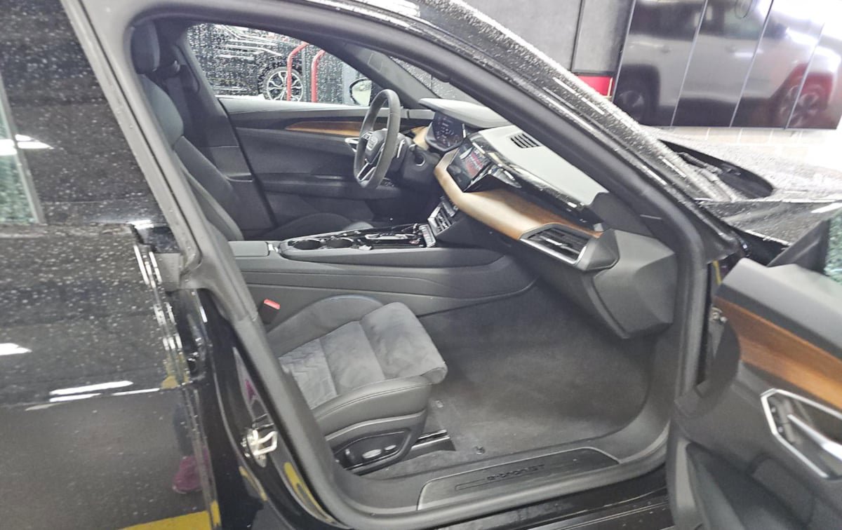 Used 2022 Audi e-tron GT Premium Plus AWD/4WD image 6