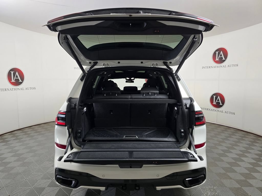 Certified 2025 BMW X7 xDrive40i w/ Executive Package AWD/4WD image 10