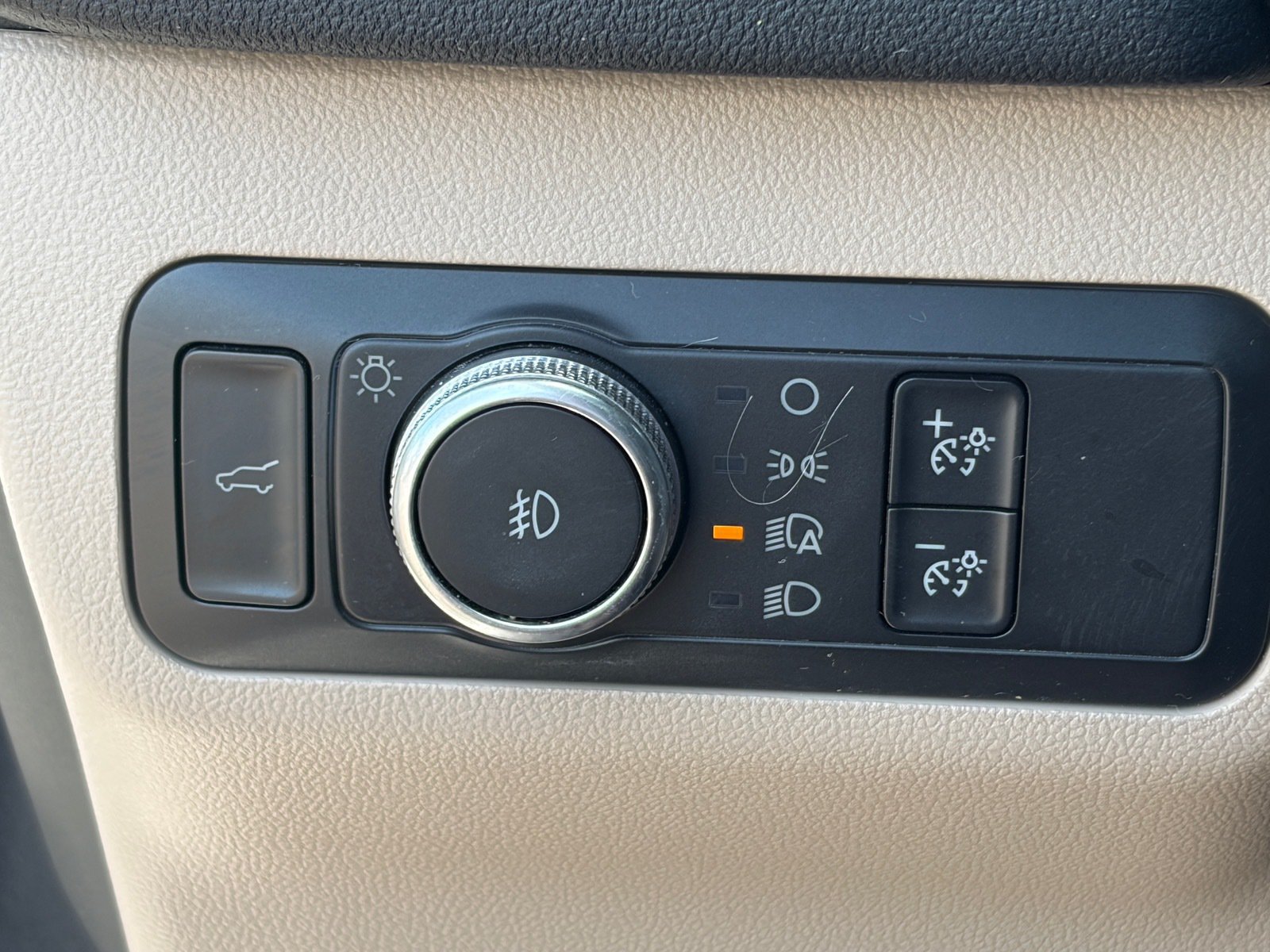 Used 2020 Ford Escape SEL FWD image 18
