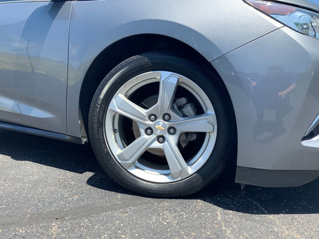 Used 2018 Chevrolet Volt LT w/ Comfort Package FWD image 28