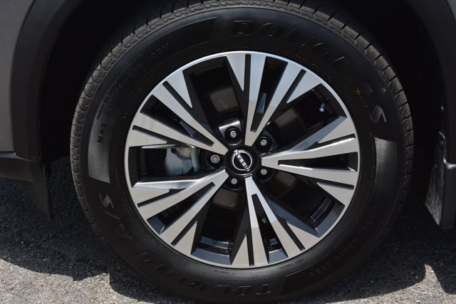 Used 2023 Nissan Rogue SV FWD image 10