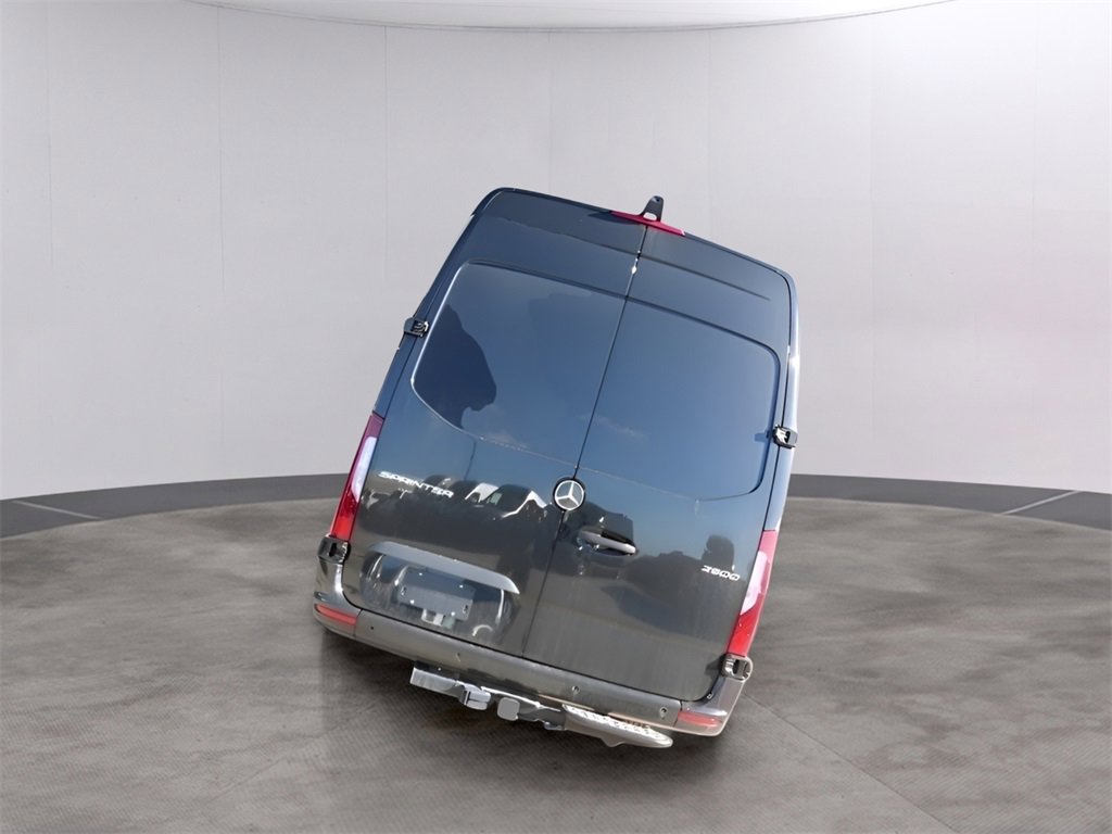 Used 2024 Mercedes-Benz Sprinter 2500 image 6