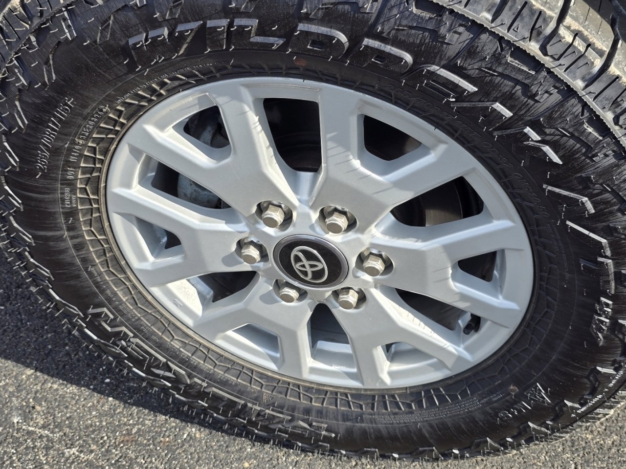 Used 2025 Toyota Tacoma SR5 image 25