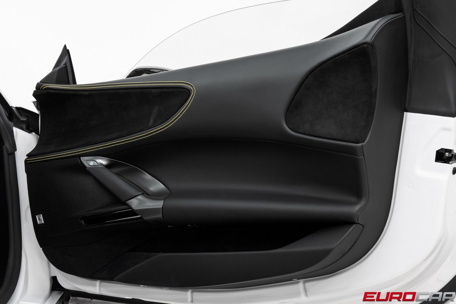 Used 2022 Ferrari SF90 Stradale AWD/4WD image 30