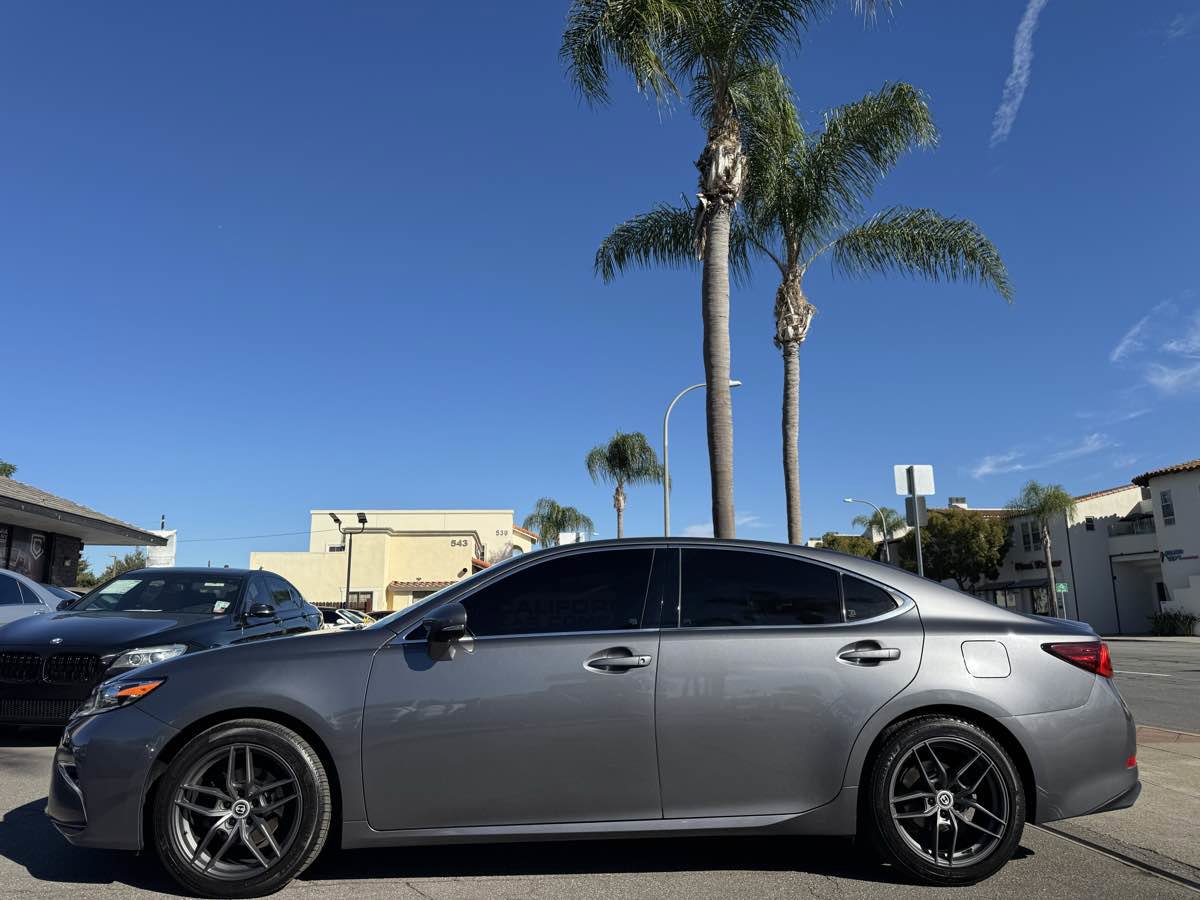 Used 2016 Lexus ES 350 image 2