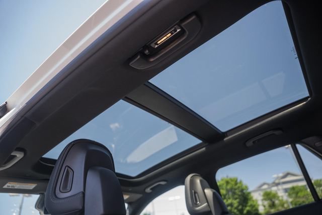 Certified 2025 Mercedes-Benz GLC 300 4MATIC w/ Driver Assistance Package image 32